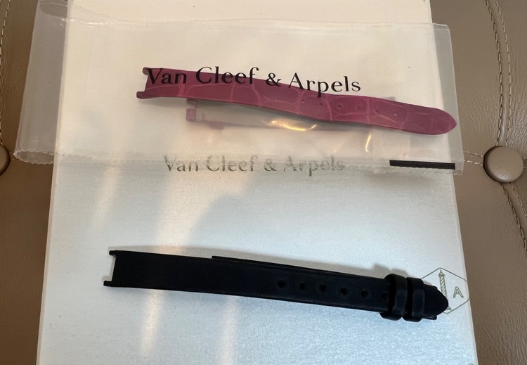 ヴァンクリーフアーパル（高級時計）の商品画像 - 査定依頼日：2025年9月20日 - 最高査定価格：720,000円