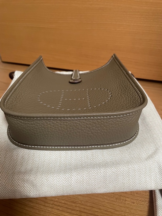 エヴリンTPM（ブランドバッグ）の商品画像 - 査定依頼日：2026年10月5日 - 最高査定価格：410,000円
