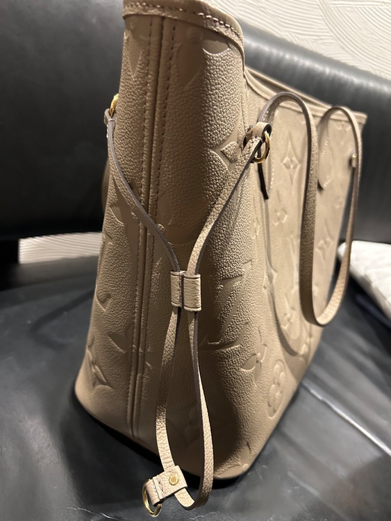 ネヴァーフル MM（ブランドバッグ）の商品画像 - 査定依頼日：2026年3月15日 - 最高査定価格：230,000円