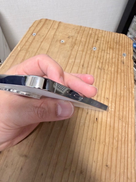 型番がわかりません。初期設定してしまいました。（スマホ）の商品画像 - 査定依頼日：2026年2月15日 - 最高査定価格：60,000円