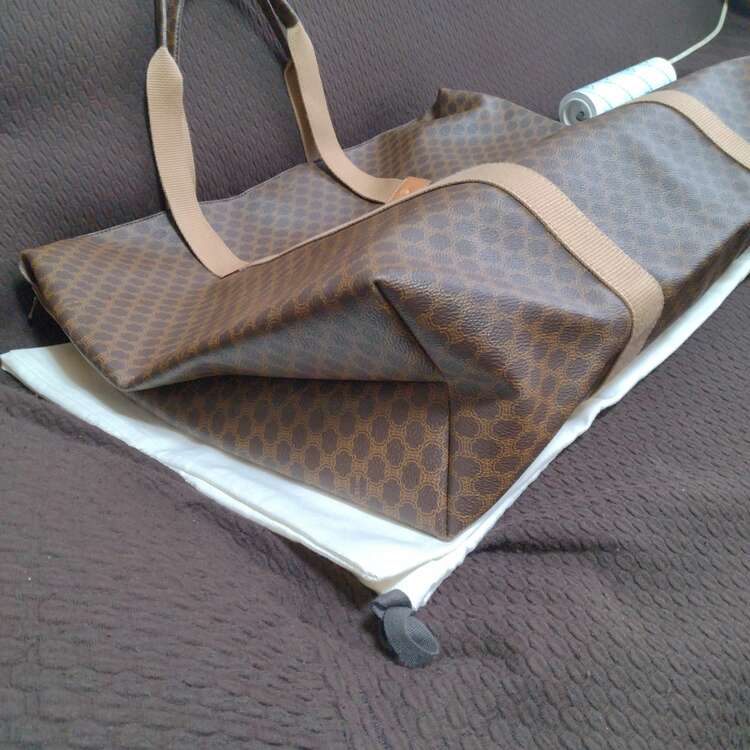 セリーヌ  （ブランドバッグ）の商品画像 - 査定依頼日：2025年1月21日 - 最高査定価格：10,000円