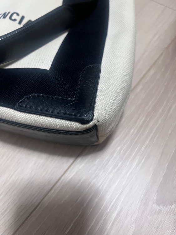 バレンシアガ  （ブランドバッグ）の商品画像 - 査定依頼日：2026年1月22日 - 最高査定価格：45,000円