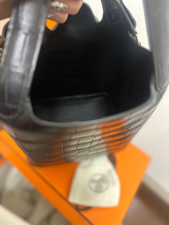 ピコタン　マットクロコ　ブラック（ブランドバッグ）の商品画像 - 査定依頼日：2026年1月29日 - 最高査定価格：2,600,000円