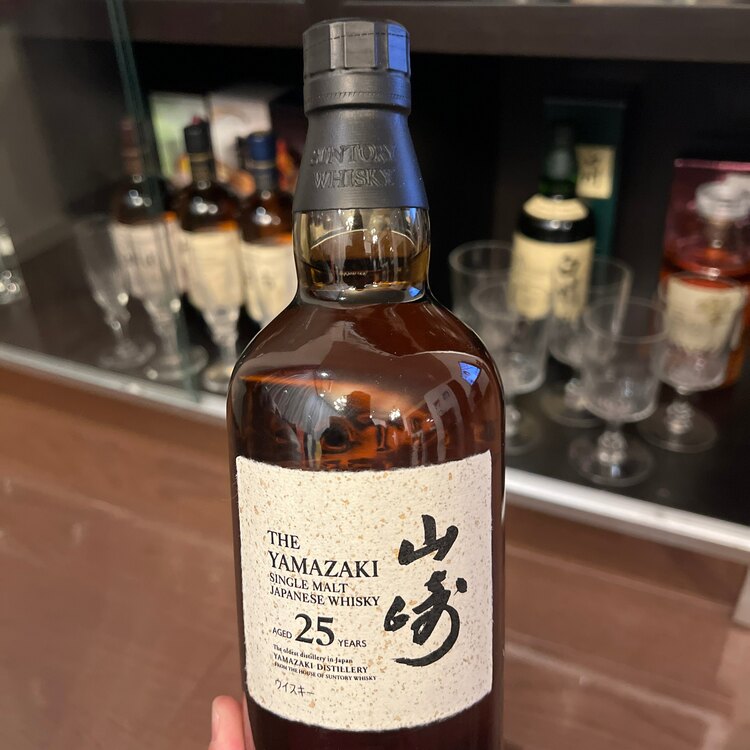 ウイスキー サントリー山崎 （お酒）の商品画像 - 査定依頼日：2025年1月29日 - 最高査定価格：1,000,000円