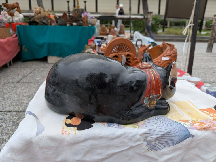 黒い眠り猫（美術品・骨董品）の商品画像 - 査定依頼日：2026年7月13日 - 最高査定価格：1,000円