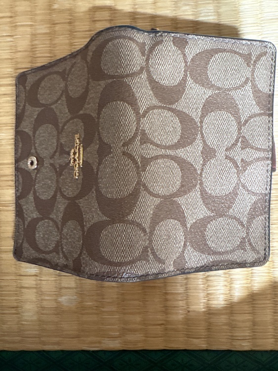 コーチ財布（ブランド財布・小物）の商品画像 - 査定依頼日：2026年4月4日 - 最高査定価格：500円