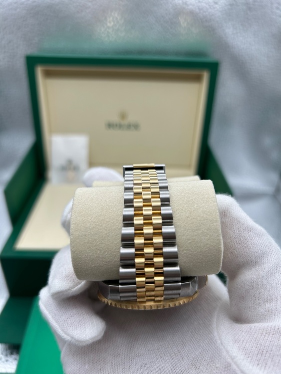 GMTマスターⅡ コンビ（高級時計）の商品画像 - 査定依頼日：2025年6月14日 - 最高査定価格：3,180,000円