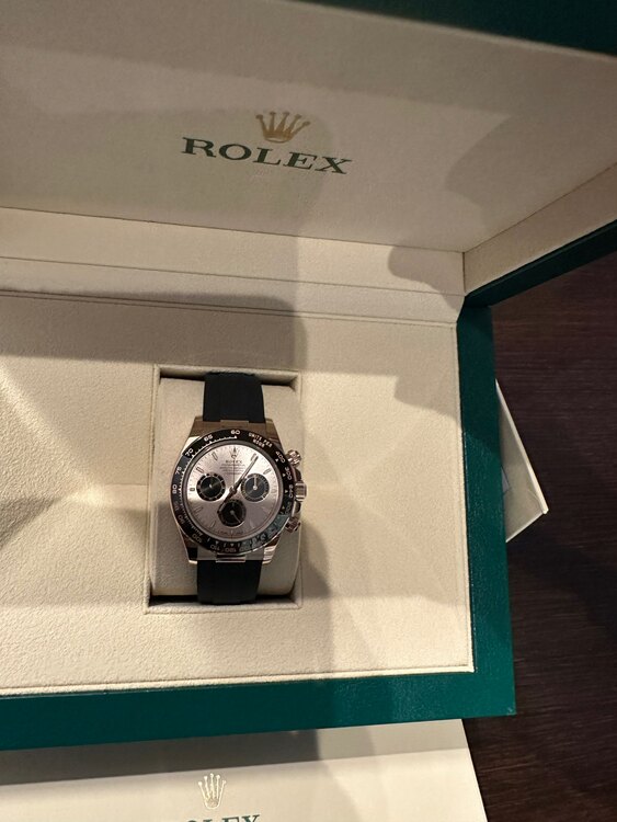 コスモグラフデイトナ（高級時計）の商品画像 - 査定依頼日：2025年5月5日 - 最高査定価格：6,900,000円