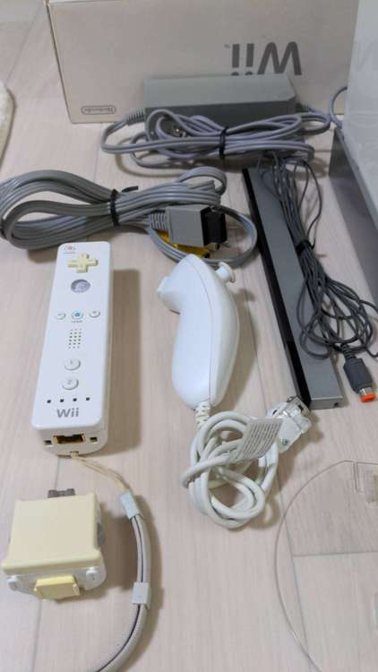 Wii本体 RVL-001(JPN)（ゲーム機本体・ゲームソフト）の商品画像 - 査定依頼日：2023年2月10日