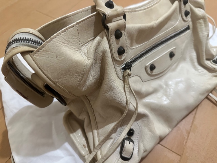 バレンシアガ  （ブランドバッグ）の商品画像 - 査定依頼日：2025年10月30日 - 最高査定価格：80,000円