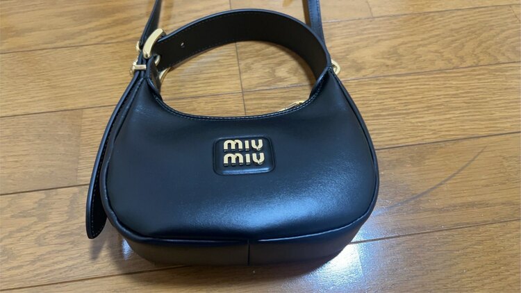 ミュウミュウ  （ブランドバッグ）の商品画像 - 査定依頼日：2025年4月22日 - 最高査定価格：170,000円