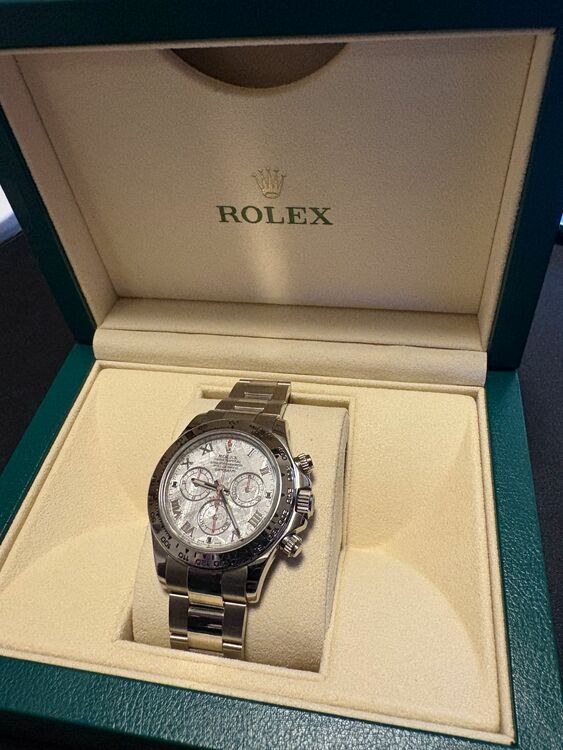 ロレックス デイトナ （高級時計）の商品画像 - 査定依頼日：2025年6月23日 - 最高査定価格：6,000,000円