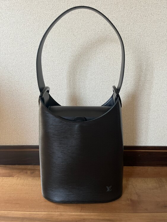 ルイヴィトン エピ （ブランドバッグ）の商品画像 - 査定依頼日：2025年2月28日 - 最高査定価格：50,000円