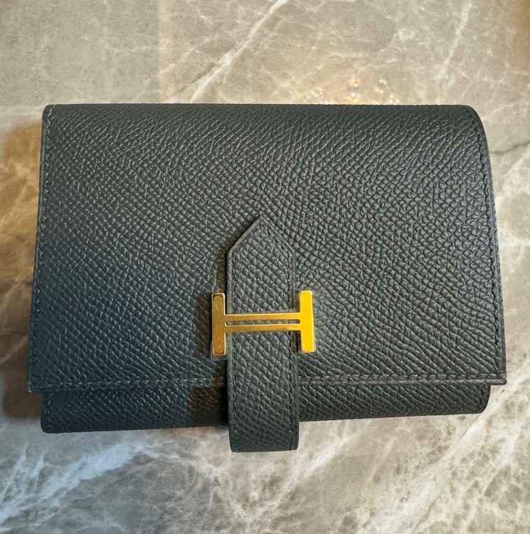 HERMES ベアンコンビネ 3つ折り（ブランド財布・小物）の商品画像 - 査定依頼日：2025年9月10日 - 最高査定価格：100,000円