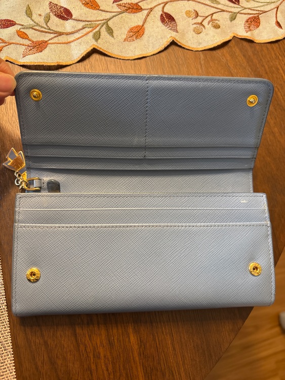 プラダ  （ブランドバッグ）の商品画像 - 査定依頼日：2025年11月3日 - 最高査定価格：50,000円