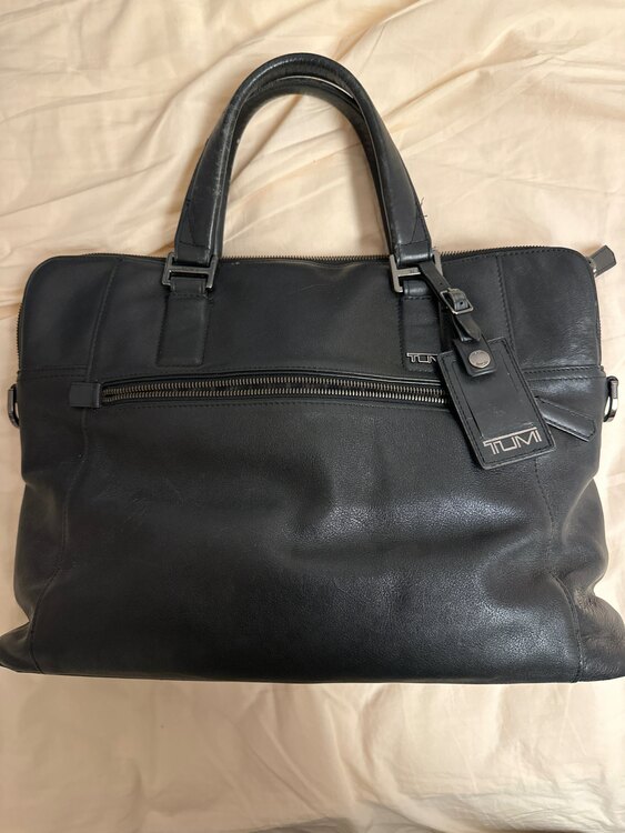 トゥミ　ビジネスバッグ（ブランドバッグ）の商品画像 - 査定依頼日：2025年3月9日 - 最高査定価格：5,500円