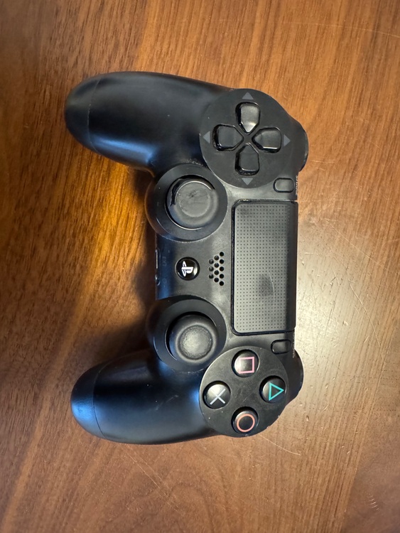 playstation4  CUH-1000A A01（ゲーム機本体・ゲームソフト）の商品画像 - 査定依頼日：2026年6月7日 - 最高査定価格：15,000円