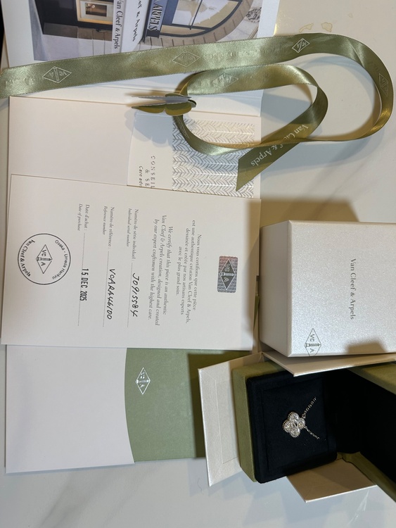 ヴァンクリアルハンブラ ダイヤ（宝石）の商品画像 - 査定依頼日：2026年1月18日 - 最高査定価格：900,000円