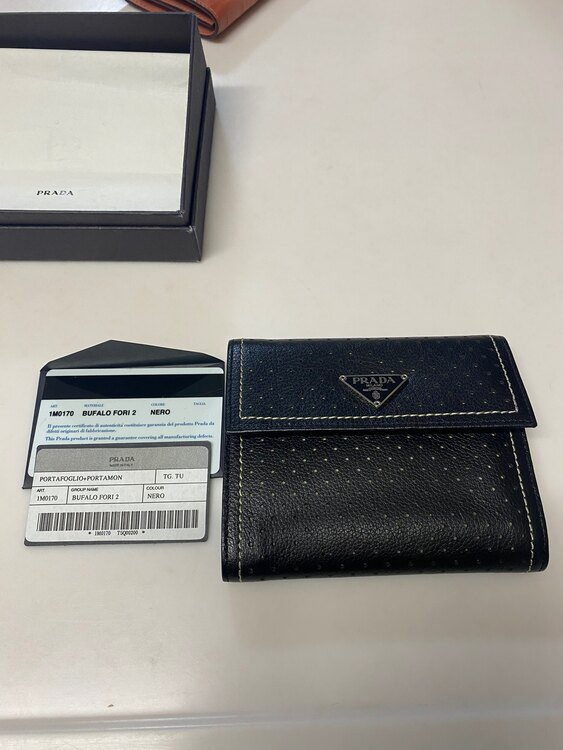 プラダ  （ブランドバッグ）の商品画像 - 査定依頼日：2025年1月30日 - 最高査定価格：2,000円