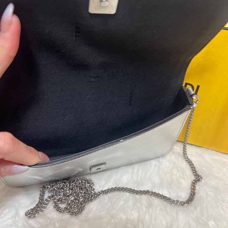 フェンディ  （ブランドバッグ）の商品画像 - 査定依頼日：2026年1月17日 - 最高査定価格：100,000円