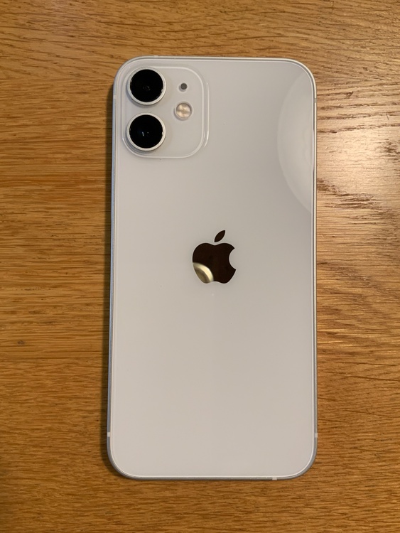 iPhone 12 mini 256GB SIMフリー（スマホ）の商品画像 - 査定依頼日：2025年12月30日 - 最高査定価格：21,000円