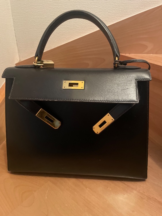 ケリー　黒（ブランドバッグ）の商品画像 - 査定依頼日：2025年6月28日 - 最高査定価格：1,600,000円