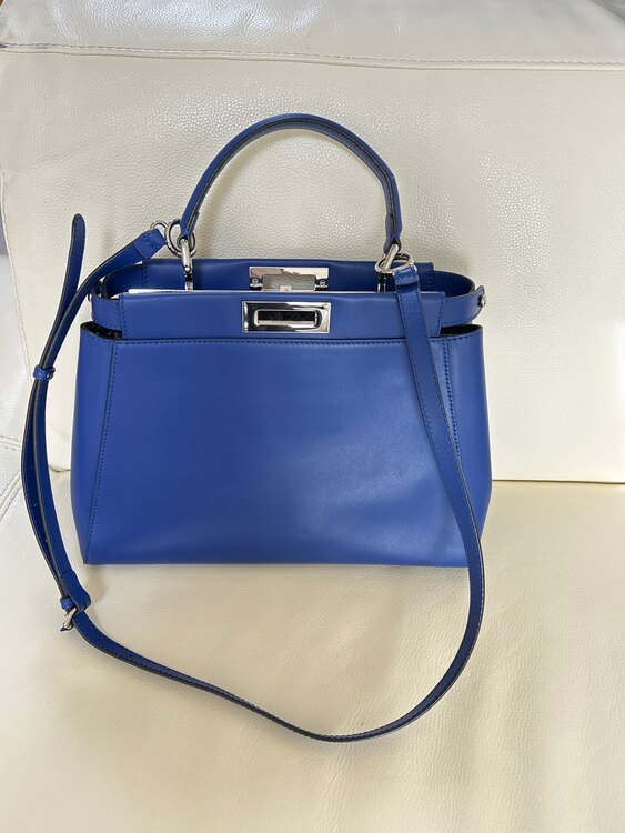 フェンディ  （ブランドバッグ）の商品画像 - 査定依頼日：2025年2月11日 - 最高査定価格：120,000円