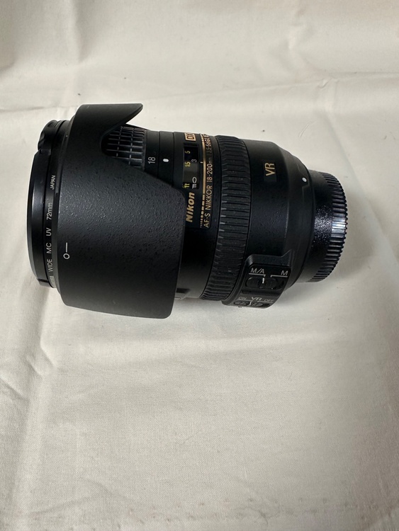 AF-S NIKKOR 18-200mm（カメラ）の商品画像 - 査定依頼日：2026年4月8日 - 最高査定価格：8,100円