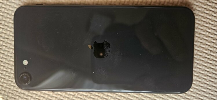 iPhoneSE 64GB docomo（スマホ）の商品画像 - 査定依頼日：2026年4月3日 - 最高査定価格：100,000円