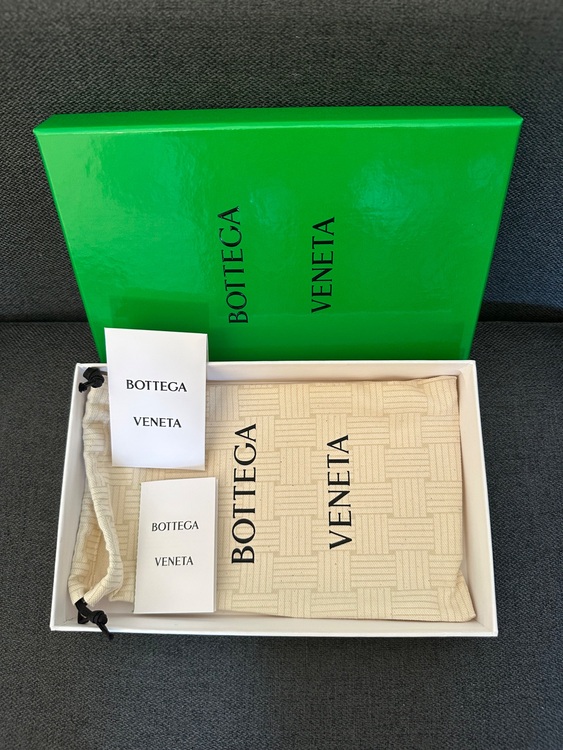 ボッテガ・ヴェネタ  （ブランドバッグ）の商品画像 - 査定依頼日：2025年9月7日 - 最高査定価格：50,000円