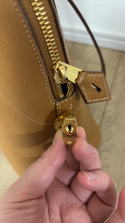 エルメス ボリード （ブランドバッグ）の商品画像 - 査定依頼日：2026年4月28日 - 最高査定価格：300,000円