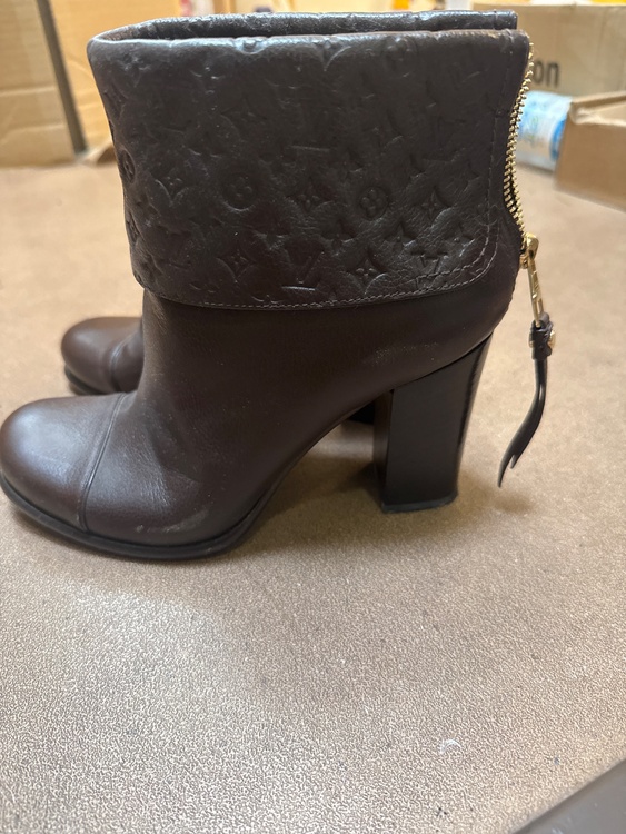 ルイヴィトン（古着・ファッション）の商品画像 - 査定依頼日：2025年12月18日 - 最高査定価格：7,000円