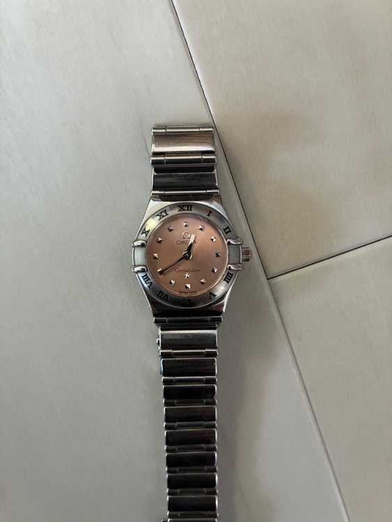 オメガ コンステーション ミニマイチョイス1561-6（高級時計）の商品画像 - 査定依頼日：2026年2月27日 - 最高査定価格：100,000円