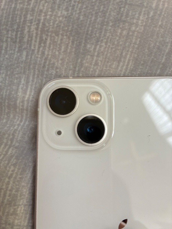 iPhone iPhone 13 128GB docomo（スマホ）の商品画像 - 査定依頼日：2026年8月3日 - 最高査定価格：35,500円