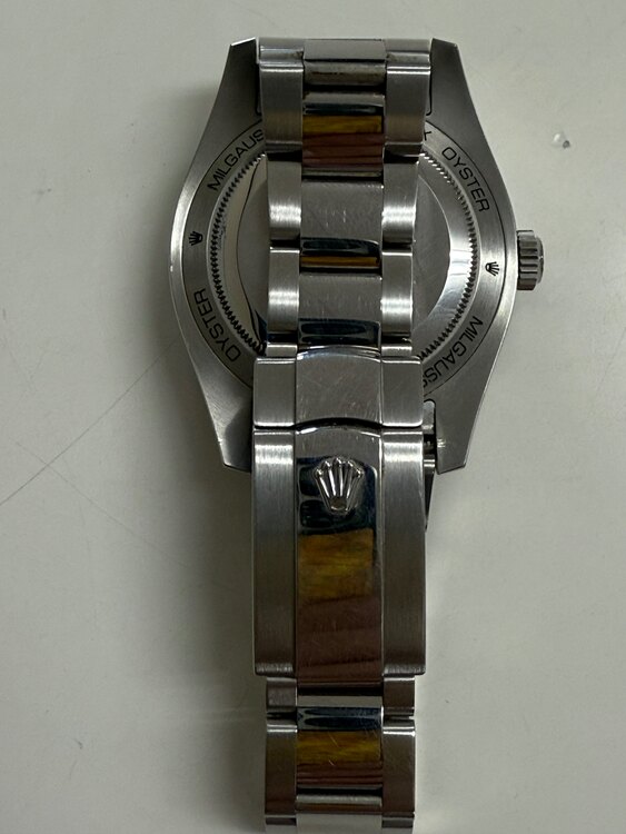 ロレックス ミルガウス 2016ねんし（高級時計）の商品画像 - 査定依頼日：2025年5月3日 - 最高査定価格：1,550,000円