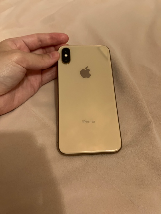 iPhone iPhoneXS 256GB docomo（スマホ）の商品画像 - 査定依頼日：2026年5月27日 - 最高査定価格：14,500円