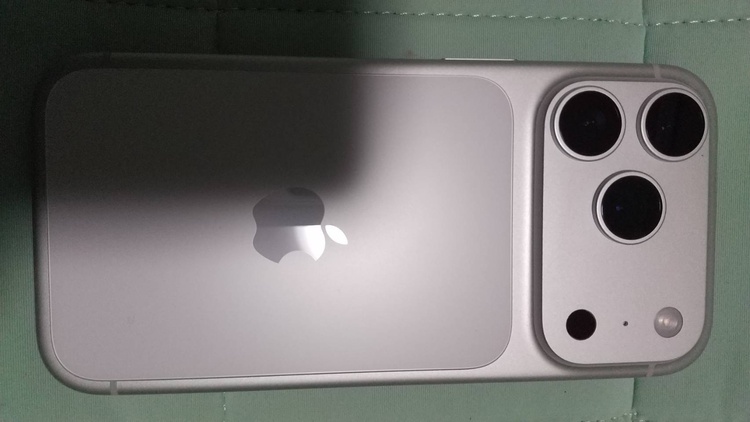 iPhone iPhone 17 Pro 256GB Softbank（スマホ）の商品画像 - 査定依頼日：2026年7月2日 - 最高査定価格：160,000円