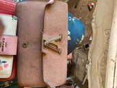 ルィヴィトン長財布（ブランド財布・小物）の商品画像 - 査定依頼日：2025年2月12日 - 最高査定価格：3,000円