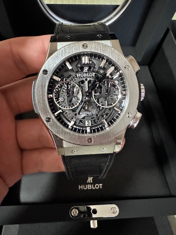 ウブロ クラシックフュージョン 525.NX.0170.Lr（高級時計）の商品画像 - 査定依頼日：2025年6月15日 - 最高査定価格：910,000円