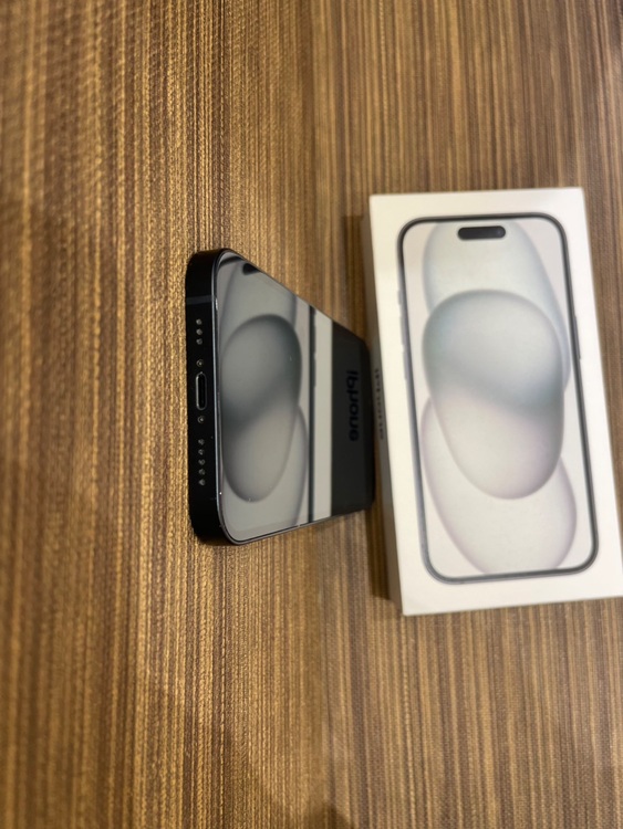 iPhone13（スマホ）の商品画像 - 査定依頼日：2025年10月8日 - 最高査定価格：30,000円