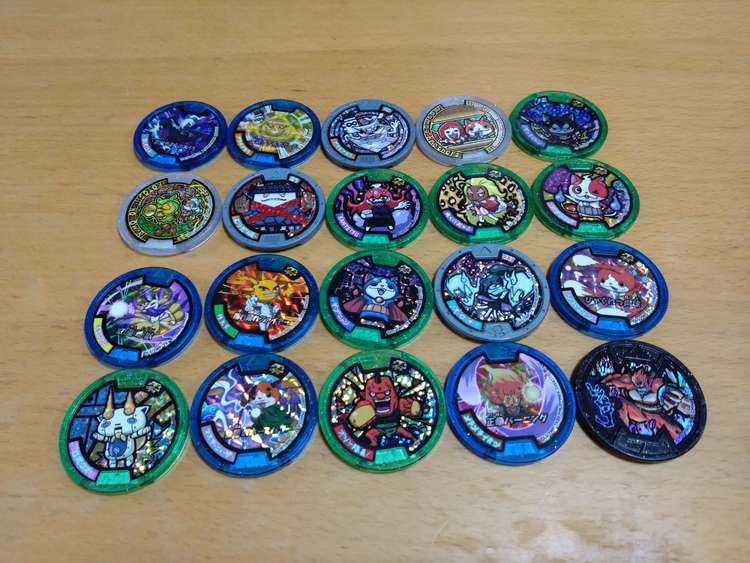 妖怪ウォッチメダル（ゲーム機本体・ゲームソフト）の商品画像 - 査定依頼日：2023年9月6日 - 最高査定価格：200円