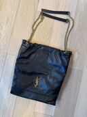 イブサンローラン  （ブランドバッグ）の商品画像 - 査定依頼日：2025年1月7日 - 最高査定価格：25,000円