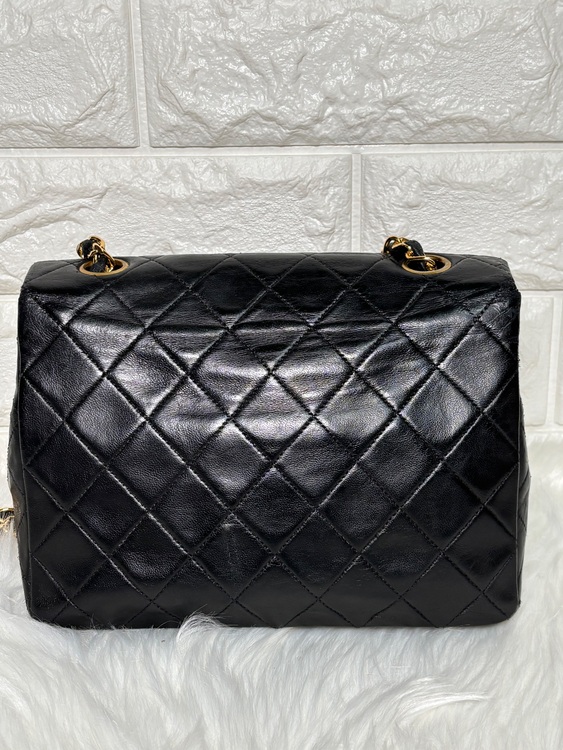 シャネル　ミニマトラッセ20 ラムスキン　ターンロック　チェーンショルダーバッグ（ブランドバッグ）の商品画像 - 査定依頼日：2025年8月4日 - 最高査定価格：300,000円