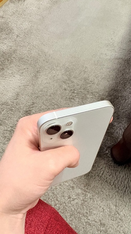 iPhone iPhone 13 128GB SIMフリー（スマホ）の商品画像 - 査定依頼日：2026年6月24日 - 最高査定価格：20,000円