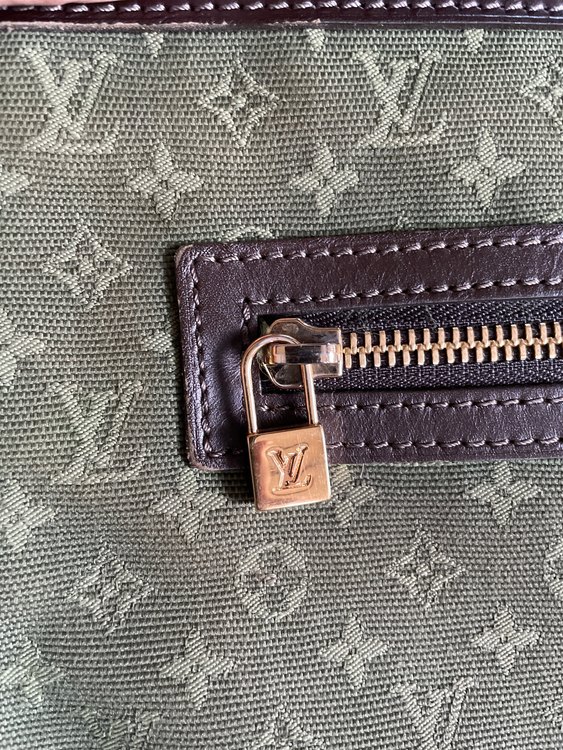 ルイヴィトンバック（ブランドバッグ）の商品画像 - 査定依頼日：2022年8月13日 - 最高査定価格：25,000円