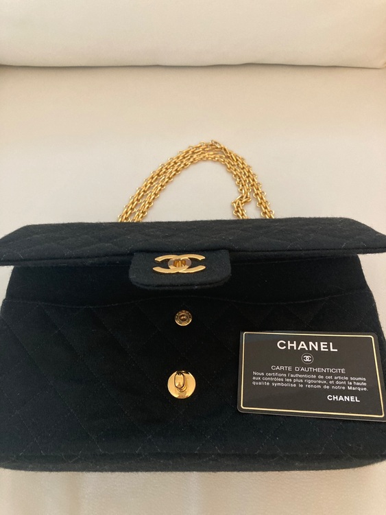 マトラッセ　ジャージ素材（ブランドバッグ）の商品画像 - 査定依頼日：2025年9月5日 - 最高査定価格：200,000円