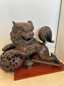 玉乗り獅子　銅製（美術品・骨董品）の商品画像 - 査定依頼日：2026年4月14日 - 最高査定価格：1,000円