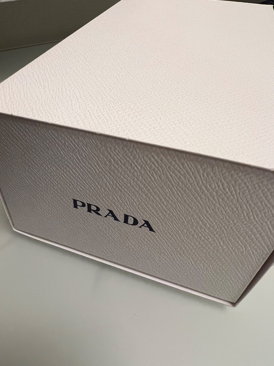 プラダ  （ブランドバッグ）の商品画像 - 査定依頼日：2025年10月11日 - 最高査定価格：80,000円