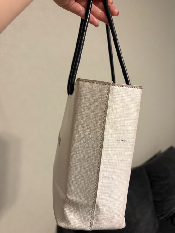 品番568813（ブランドバッグ）の商品画像 - 査定依頼日：2025年7月7日 - 最高査定価格：30,000円