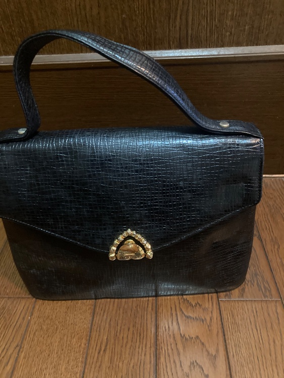 オーストリッチバック　（ブランドバッグ）の商品画像 - 査定依頼日：2025年12月14日 - 最高査定価格：5,000円